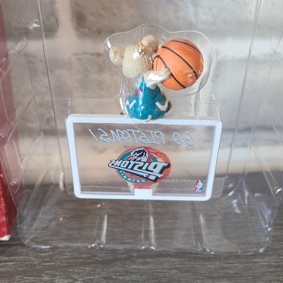 Vintage Hallmark 1998 NBA Collection Pistons Basketball Keepsake - Picture 2 of 6